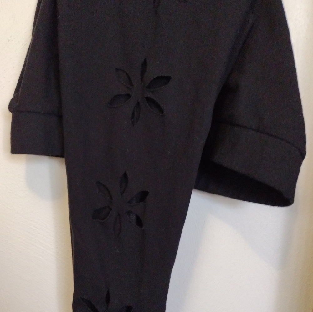 Torrid Flower cut-out leggings